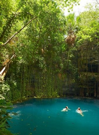 Chapuzón en el cenote